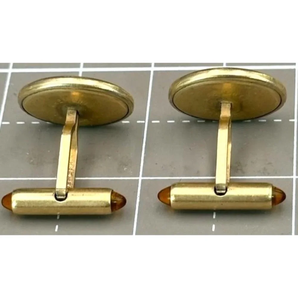 Krementz pictured pair